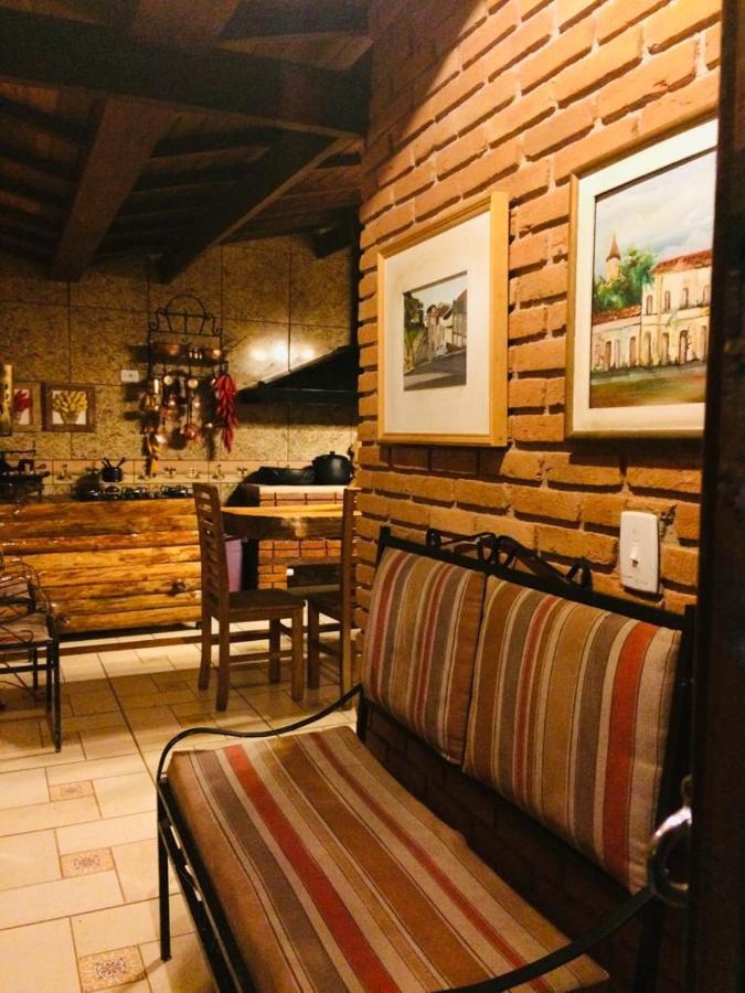 Campos do Jordão Villa Valentina Chales Com Lareira E Churrasqueira מראה חיצוני תמונה
